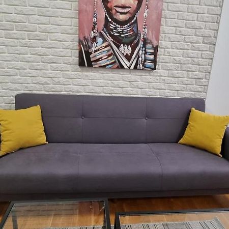 Grove II Apartment = Strict City Centre โนวีซาด ภายนอก รูปภาพ