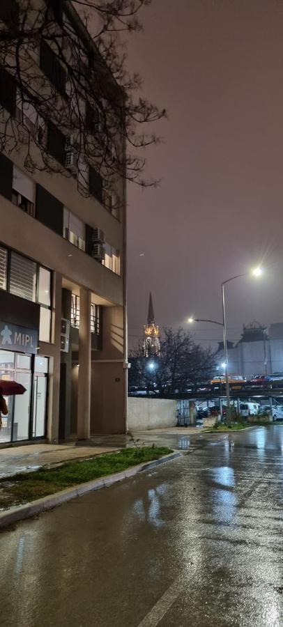 Grove II Apartment = Strict City Centre โนวีซาด ภายนอก รูปภาพ