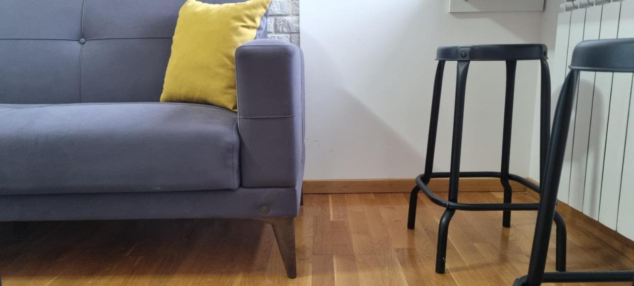 Grove II Apartment = Strict City Centre โนวีซาด ภายนอก รูปภาพ